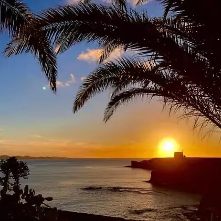 Iva House - Upper Floor Apartament Playa Blanca (Lanzarote)